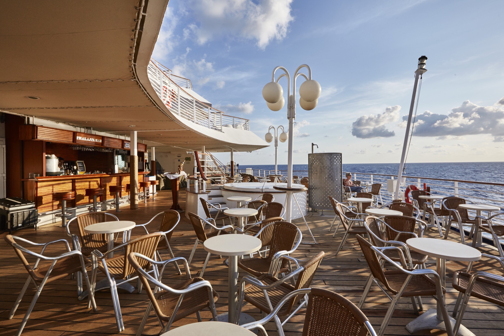 Bars & Lounges